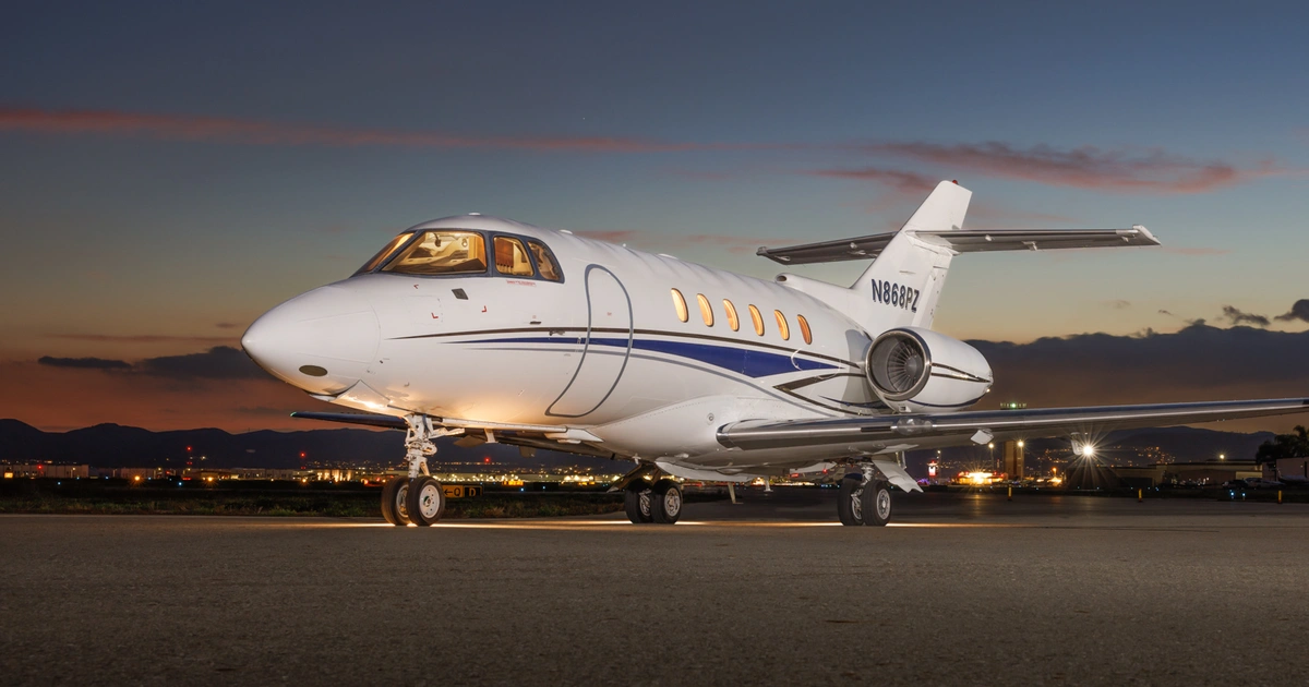 VIPページ N868PZ Hawker 800XP - Mach One Air Charters, Inc. owned by S/N 258633