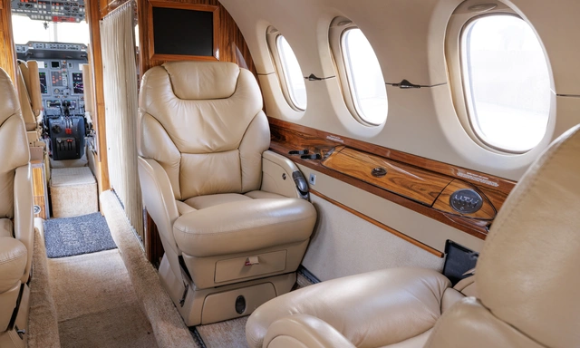 N868PZ Hawker 800XP - Mach One Air Charters, Inc. owned by S/N 258633