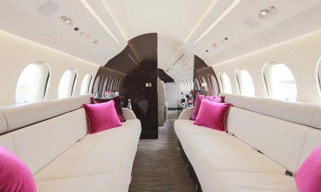 SP-AGA Falcon 7X - AMC Aviation owned by S/N 272