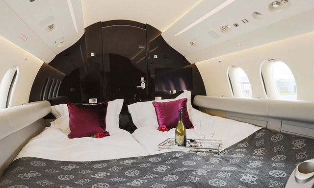 SP-AGA Falcon 7X - AMC Aviation owned by S/N 272